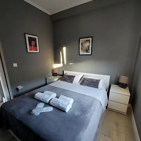 The Grey House Apartment